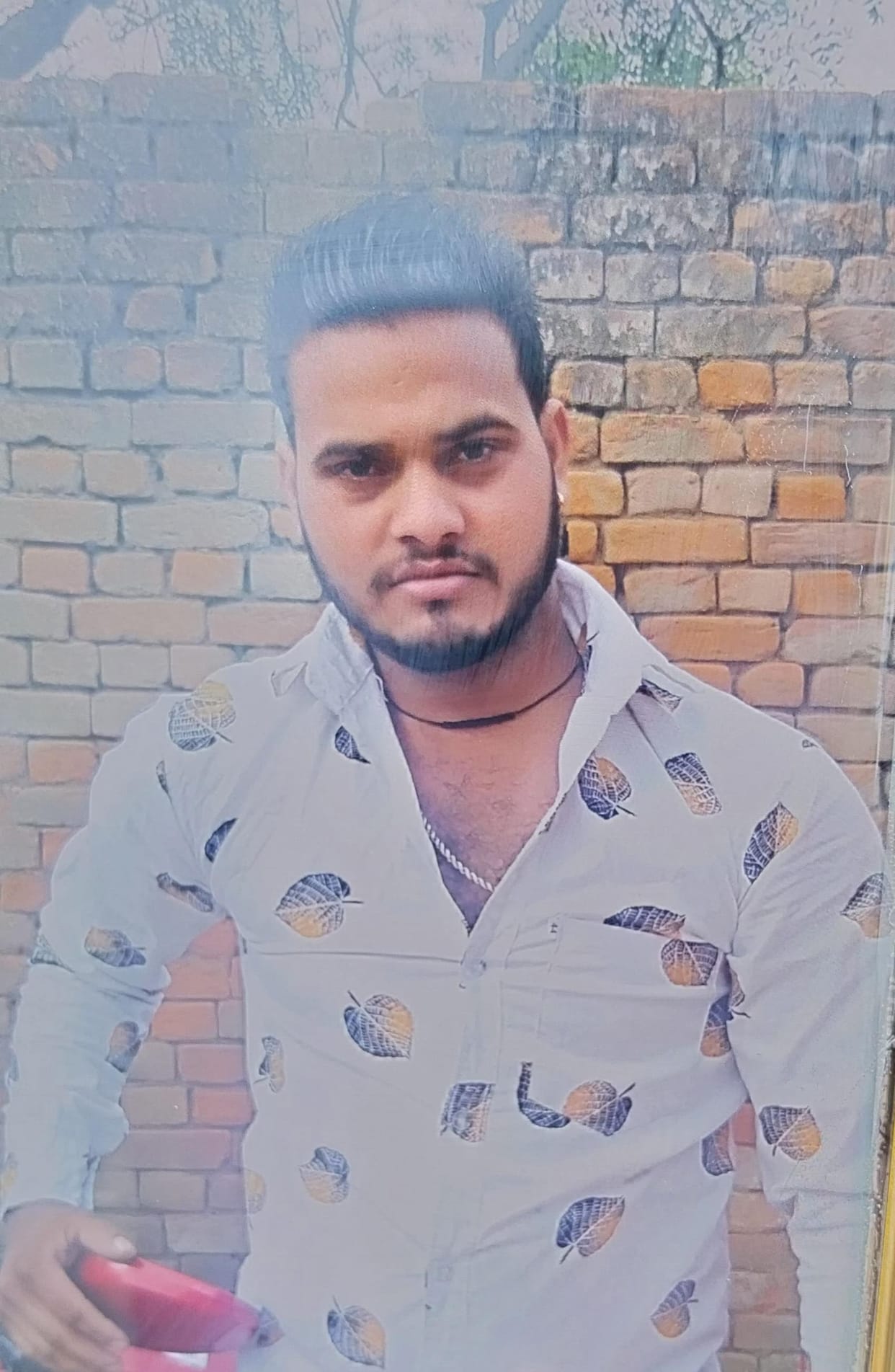 Distraught over his wife visiting her parents' home, a young man commits suicide.