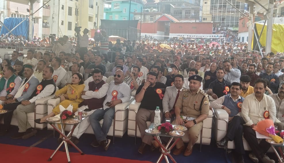 People danced vigorously on Jhoomi Jhumio Rohru Jaatre.