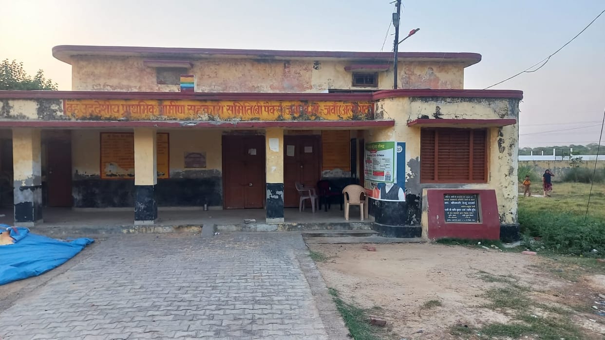 Only six quintals of wheat were purchased in Jawan and only one quintal in Barauli.