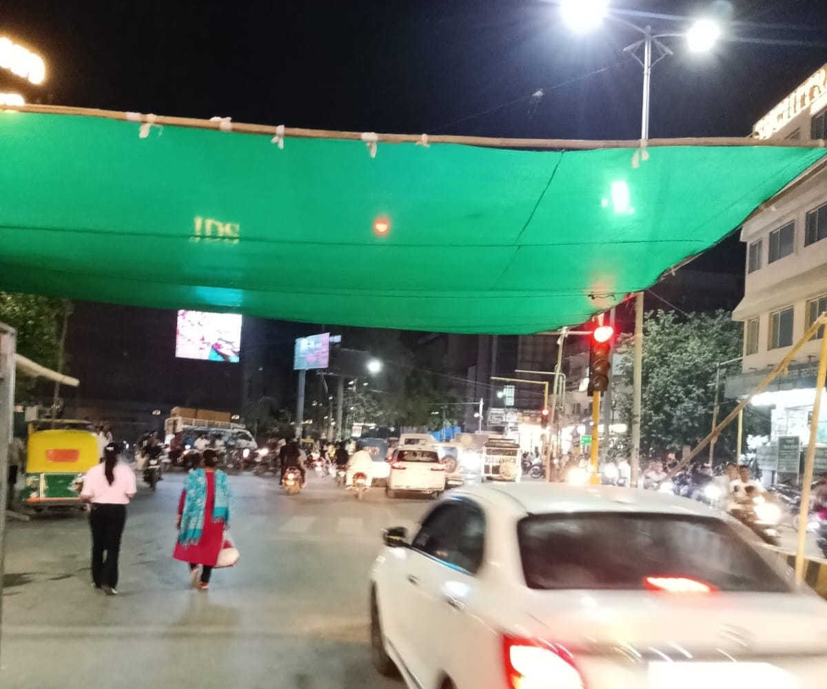 The city squares and ghats will get the shade of "green shade".