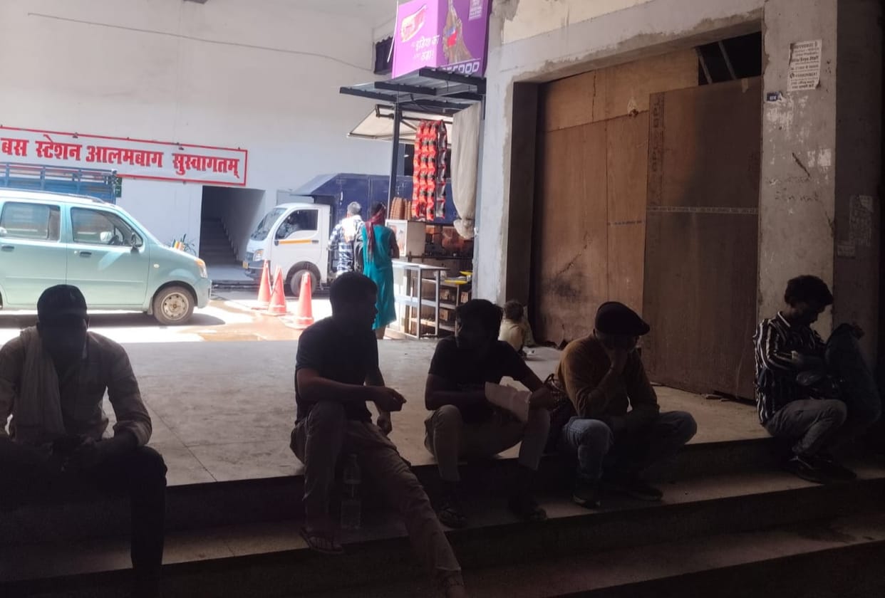 alambagh bus terminal