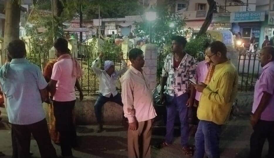 मौके पर मौजूद लोग