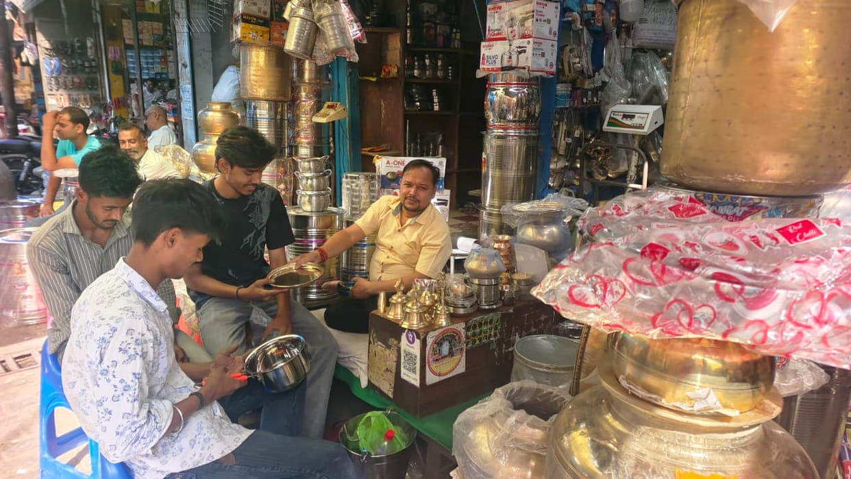 Sales of light utensils increased during the wedding season