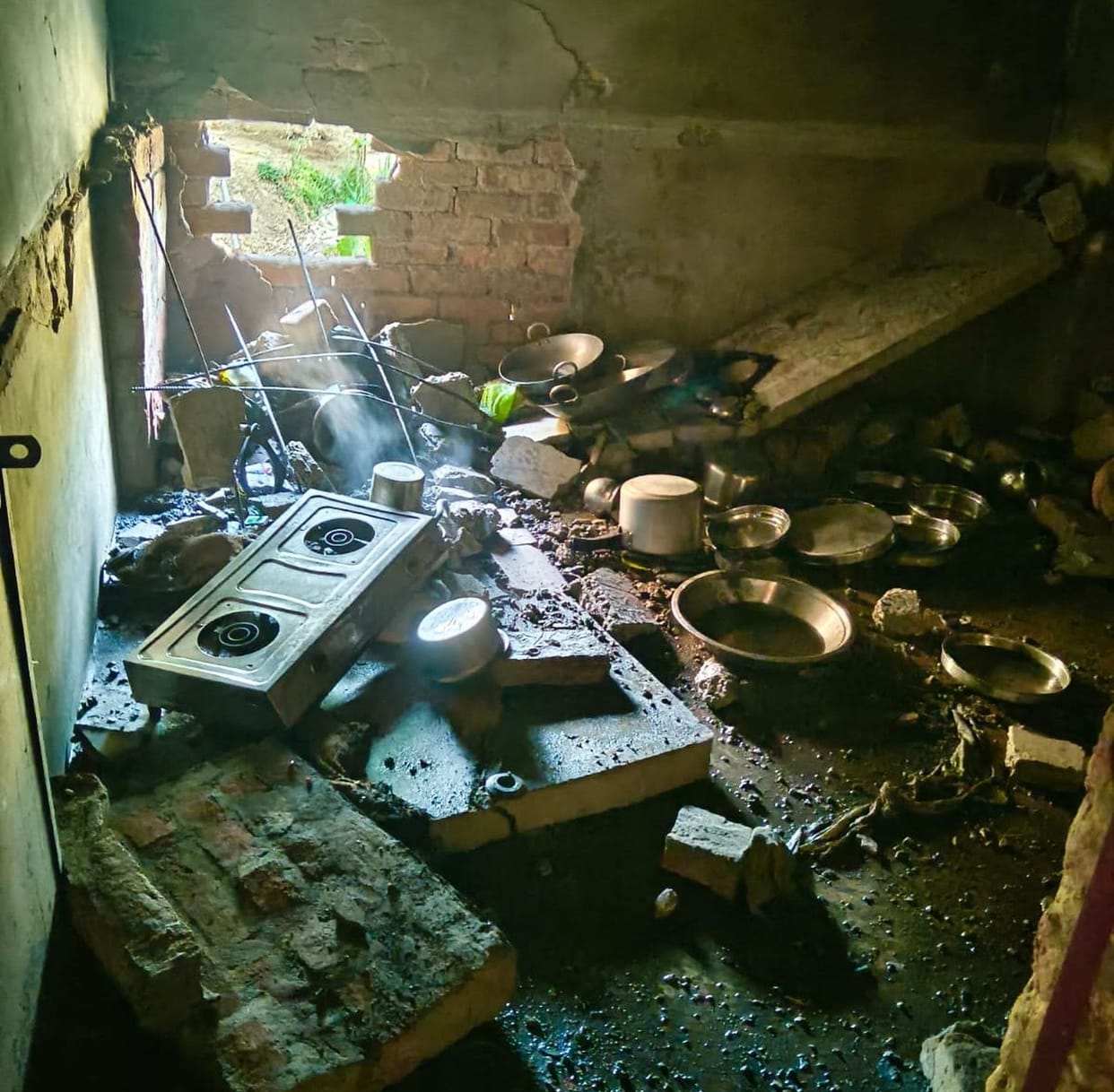 Cylinder explodes due to fire, house damaged