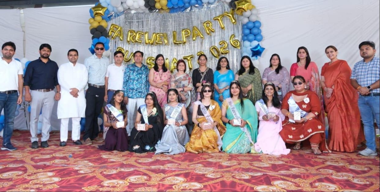Ritika and Tannu became Miss Farewell
