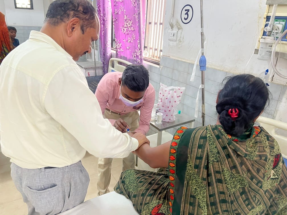 In case of absence of pharmacist, emergency treatment of district hospital is dependent on trainees.