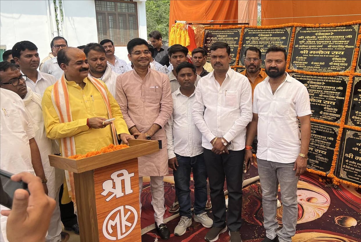 People angry over lack of road and drainage raised slogans