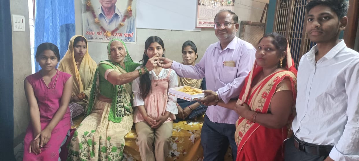 Farmer's daughter touched the sky, aspires to become an agriculture officer