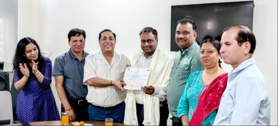 Prof. Ashok Wins First Prize in National Letter Writing Competition