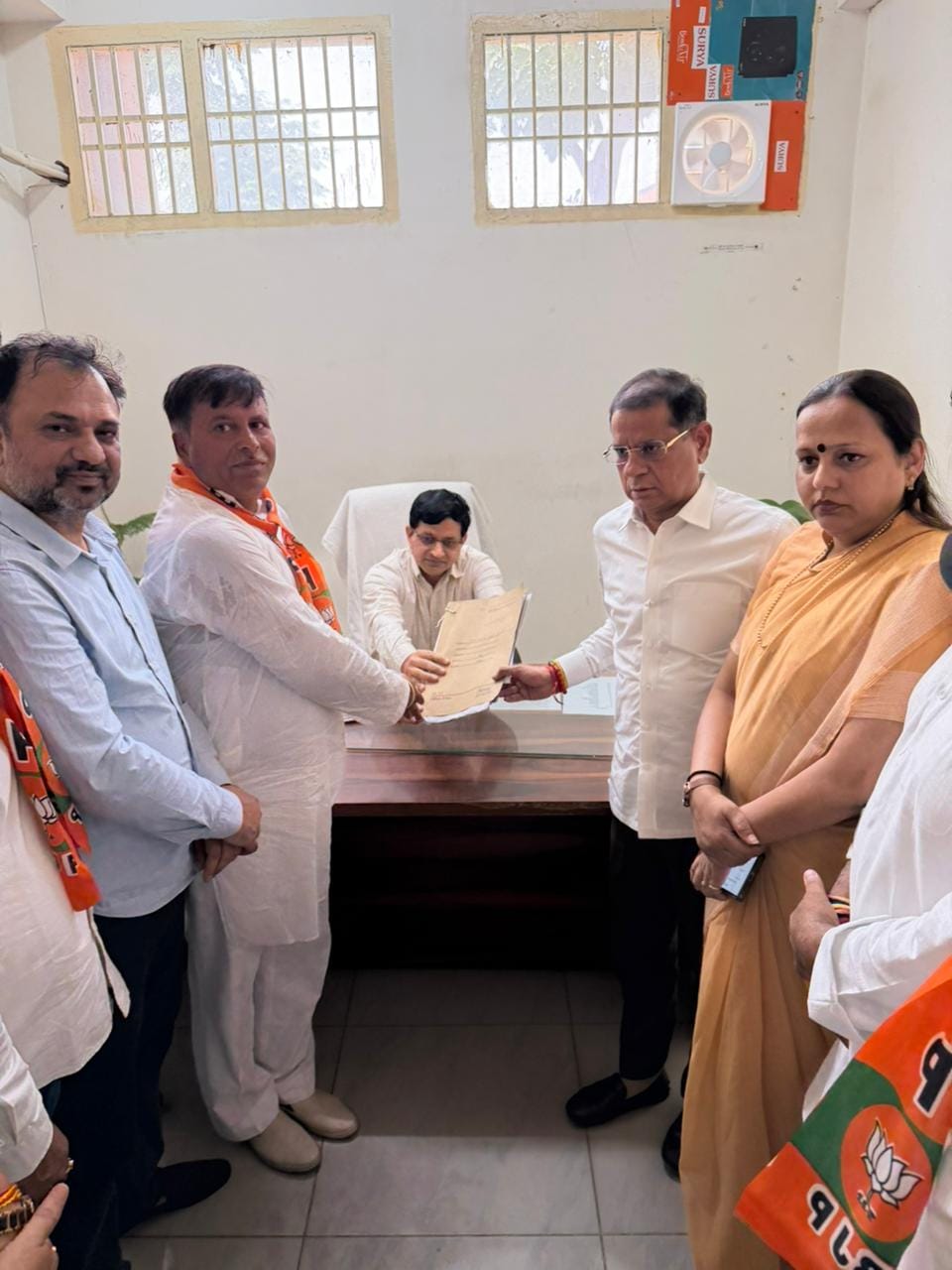 Ajay Jangra files nomination for Dharuhera Municipal Council Chairman post, takes out road show