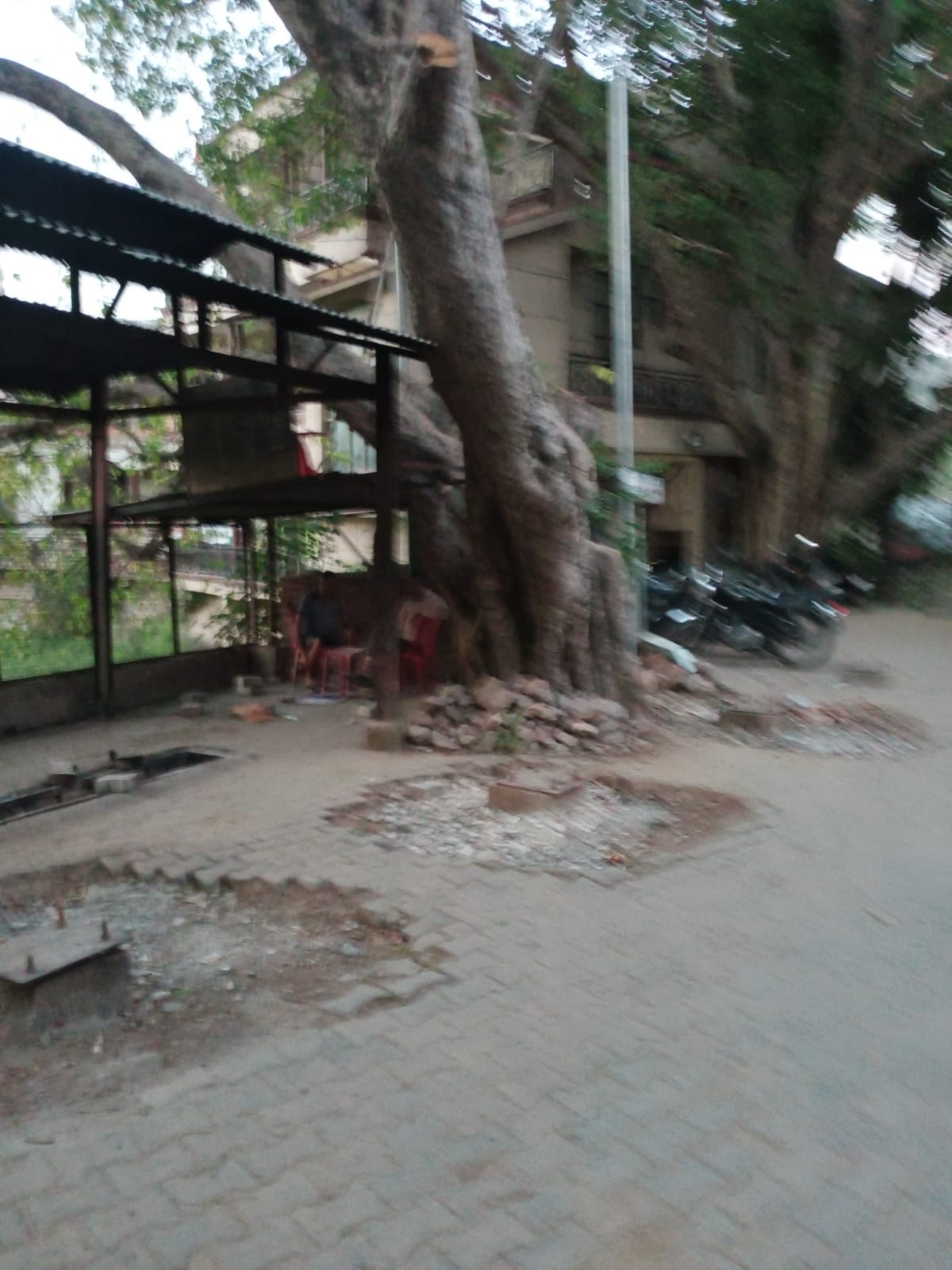 Incomplete work at Panjgain Janjghar has become a headache, a plan worth Rs 10 lakh stalled