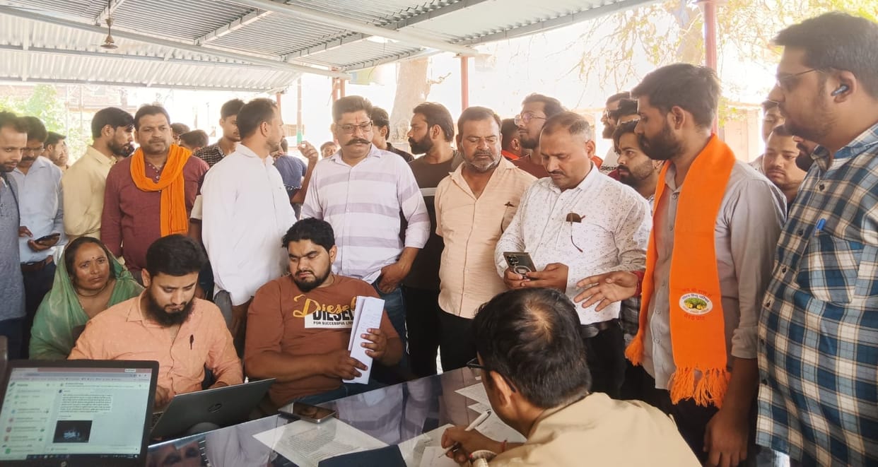 Hindu organizations reached the police station after the groom was threatened with death at the wedding.