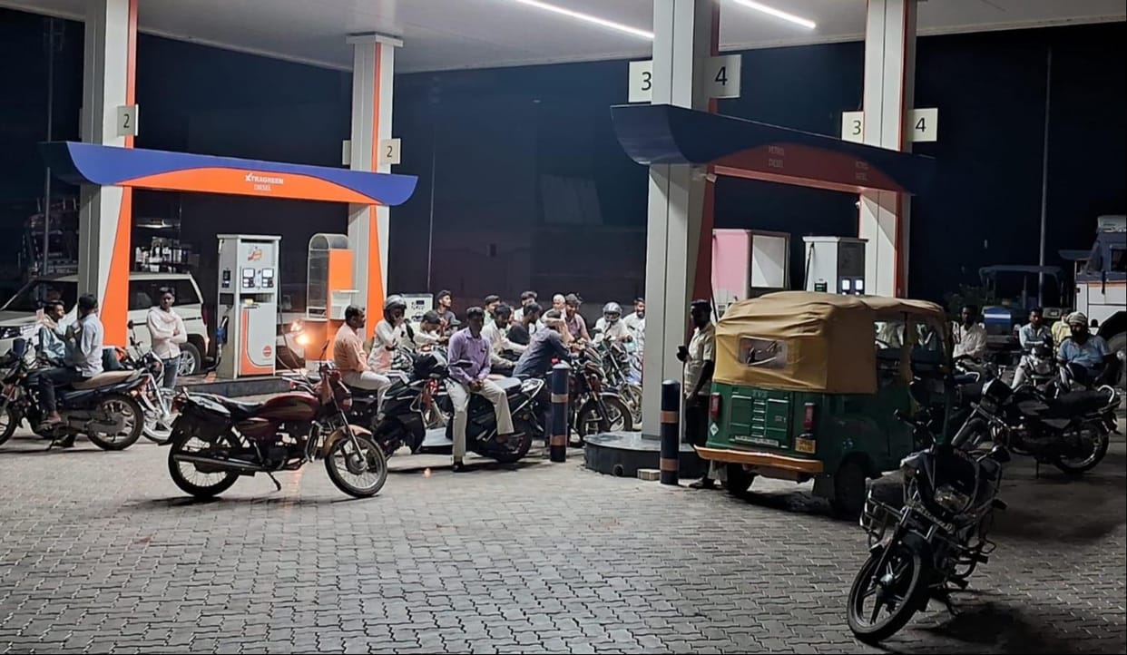 Diesel and Petrol Arrive at Pumps After 72 Hours; Queues of Vehicles Form