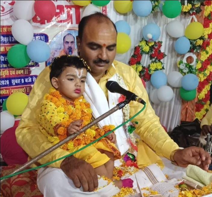 The devotees were mesmerized by the grand tableau of Krishna Janmashtami