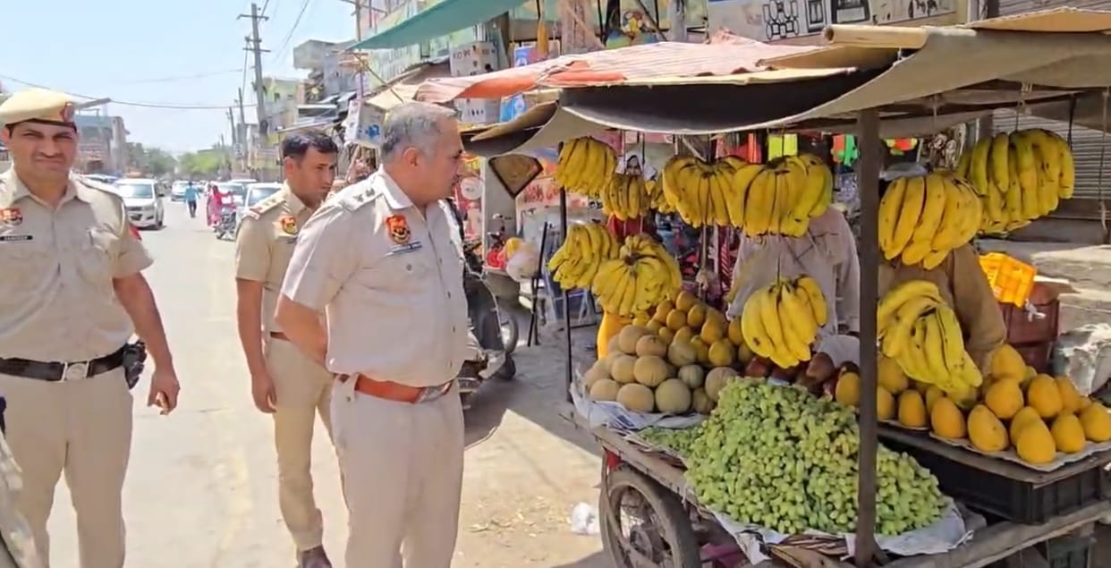 DCP gets angry after seeing encroachment on roads