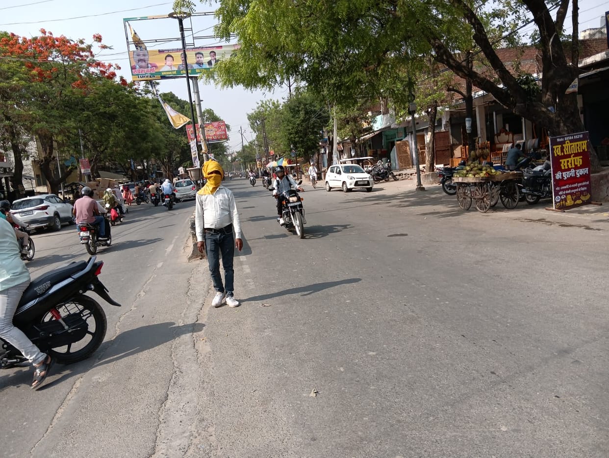 The mercury reached 42 degrees Celsius, people were suffering from the scorching heat.