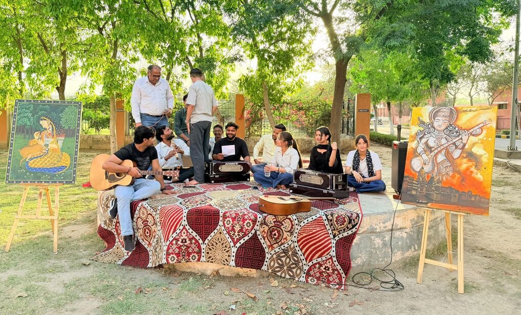 Cultural performances enthralled the audience at the university.