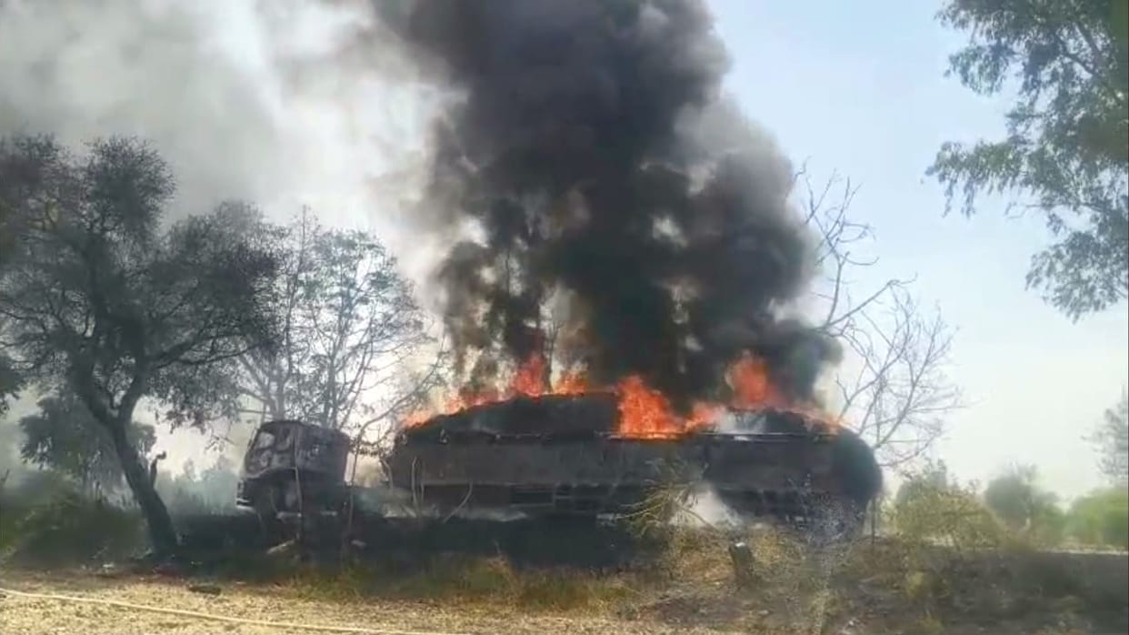 Truck catches fire due to short circuit, tyres burnt to ashes