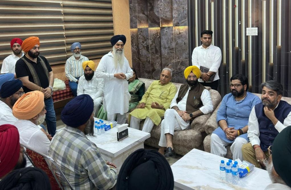 Minister Manjinder Singh was welcomed by the Sikh community.Minister Manjinder Singh was welcomed by the Sikh community.