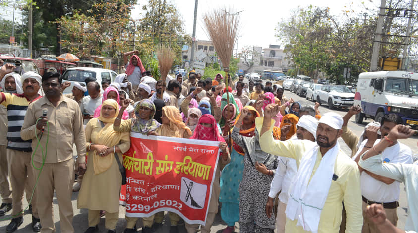 Pick up brooms demonstration in support of fire brigade