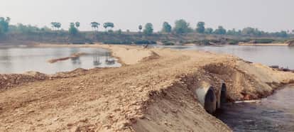 Bijapur Naxal affected region sand mafia has become active as Naxalism has begun to weaken