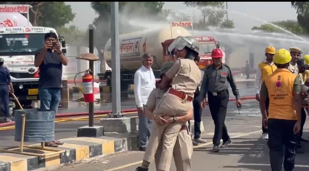 इंडेन बॉटलिंग प्लांट में एयर स्ट्राइक का अलर्ट, गैस टैंकर में लगी आग, मॉक ड्रिल