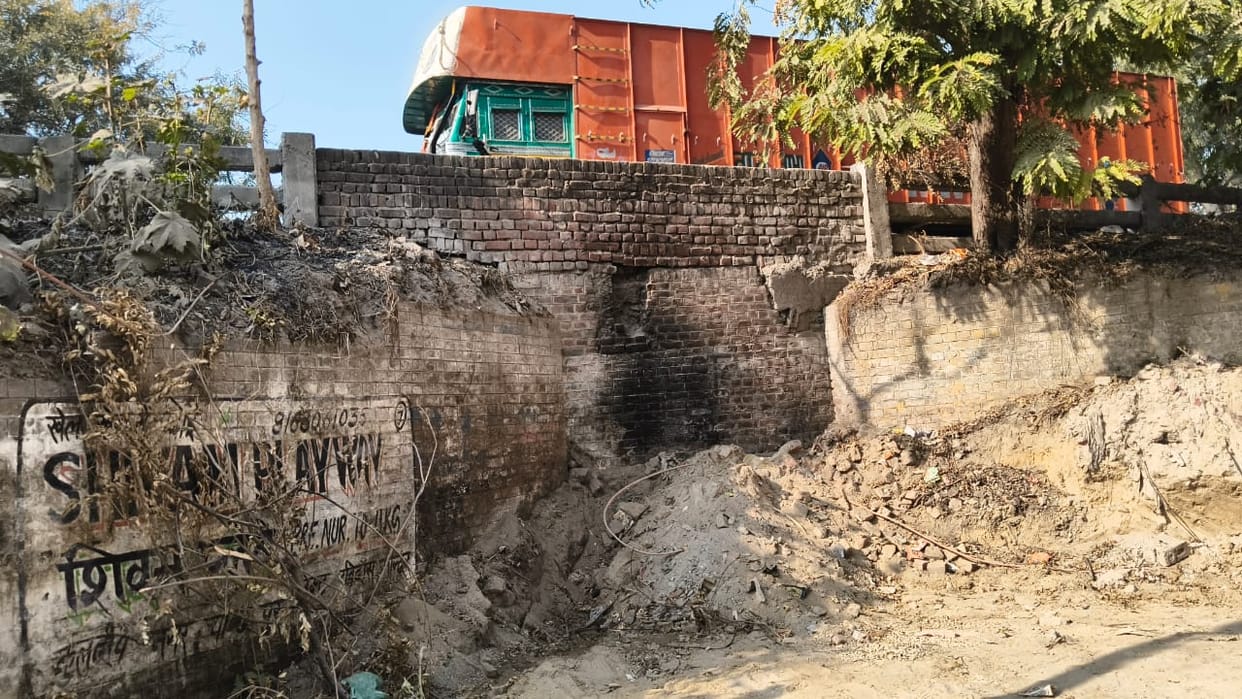 A new underpass will be constructed on the railway bypass; the old one will not reopen