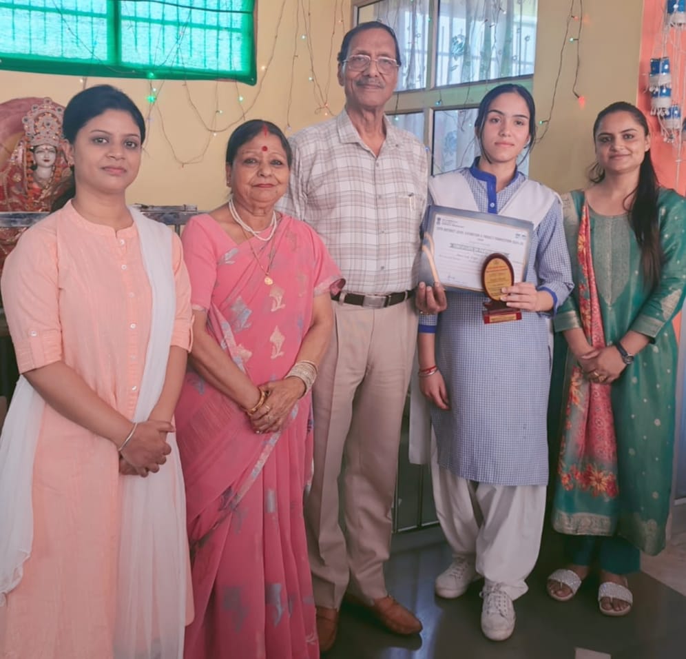 mannat of avn school stood first in science model