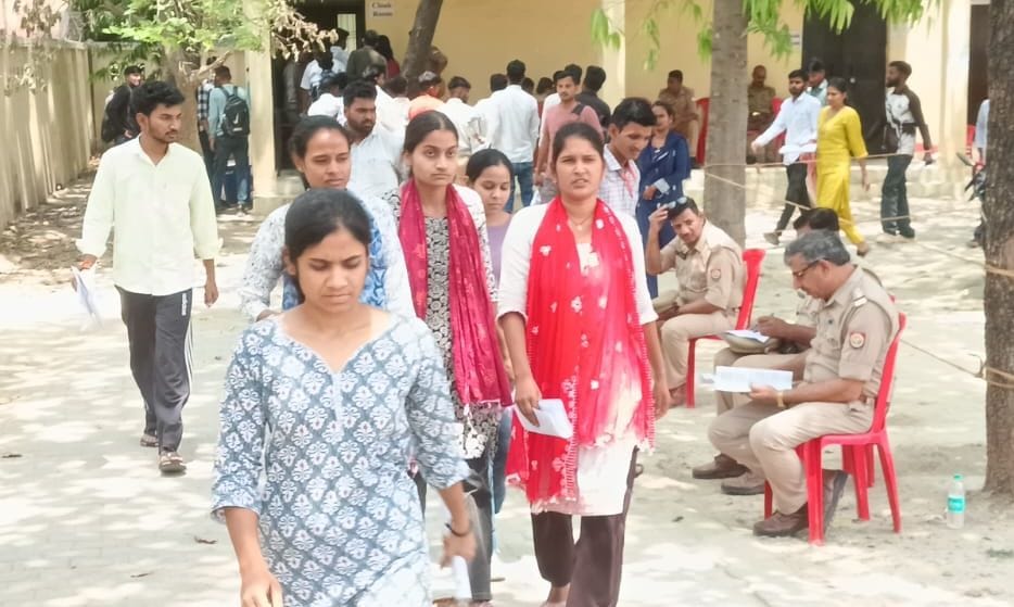 MBA, BBA, graduates, post graduates are giving exams to become Home Guards.
