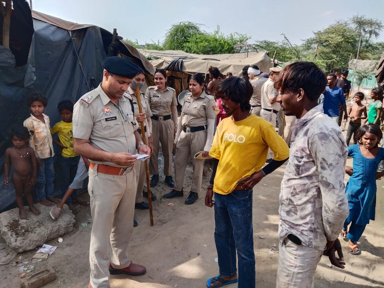 The police conducted an intensive search operation with the dog squad team.
