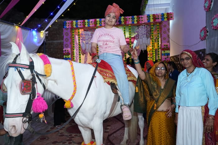 Daughter's Pre-Wedding Procession Held on Horseback