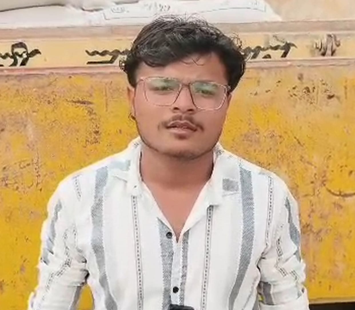 Wheat purchased at the mandi according to prescribed standards showed a 6 percent increase in moisture content by the time it reached Mahendragarh.