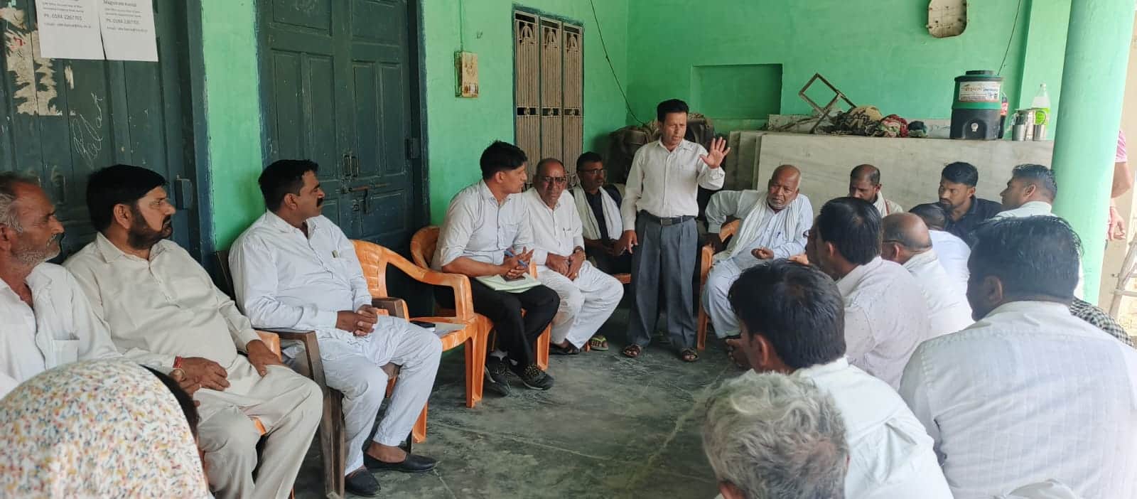 ग्राम सभा को संबोधित करते डीपीएम स्वच्छ भारत मिशन राजकुमार संधू। प्रवक्ता