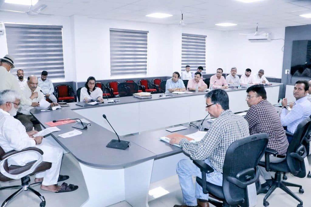 Ghat Beautification Work at a Mere 5%; Minister Fumes