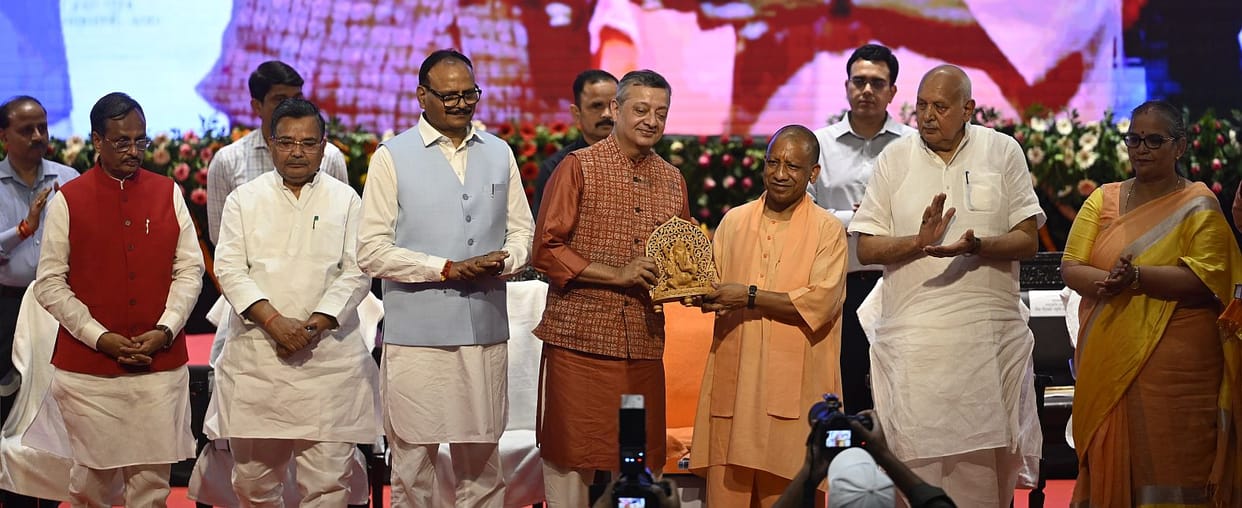 Chief Minister Yogi Adityanath Pays Tribute to Dinkar, Takes Aim at Casteism