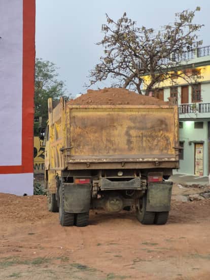 Saturday Morning: Mineral Department Launches Swift Operation; Tractor-Trolleys Seized.