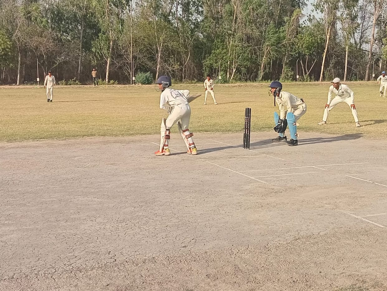 Chaudhary and Prayas Academy teams reach the semi-finals.