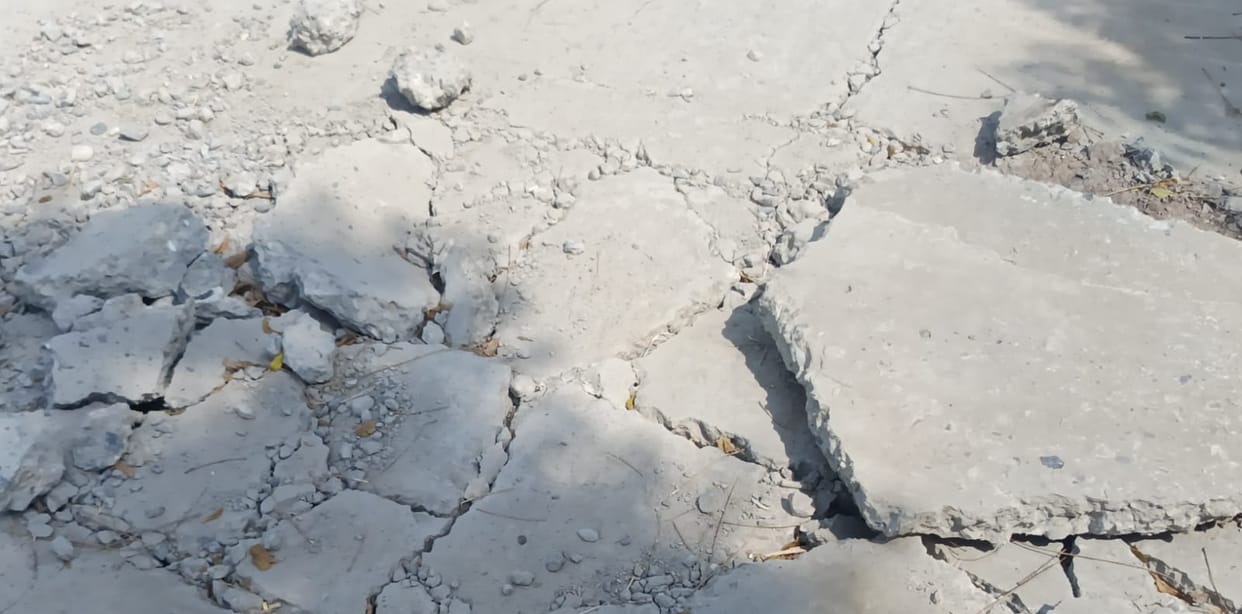 The municipal road built at a cost of Rs 65 lakh in Kanchanpur Ghopla was uprooted after 15 days.