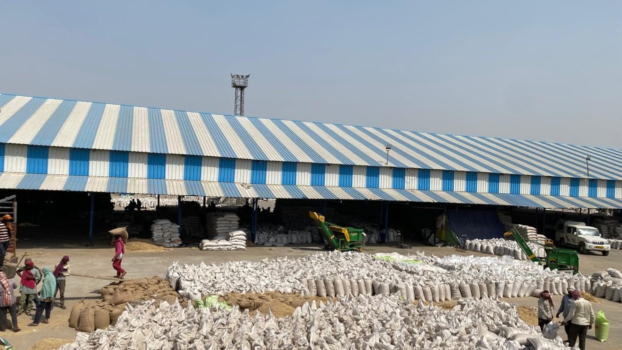 Procurement agencies purchased 4.96 lakh MT of wheat, instructions given to expedite lifting