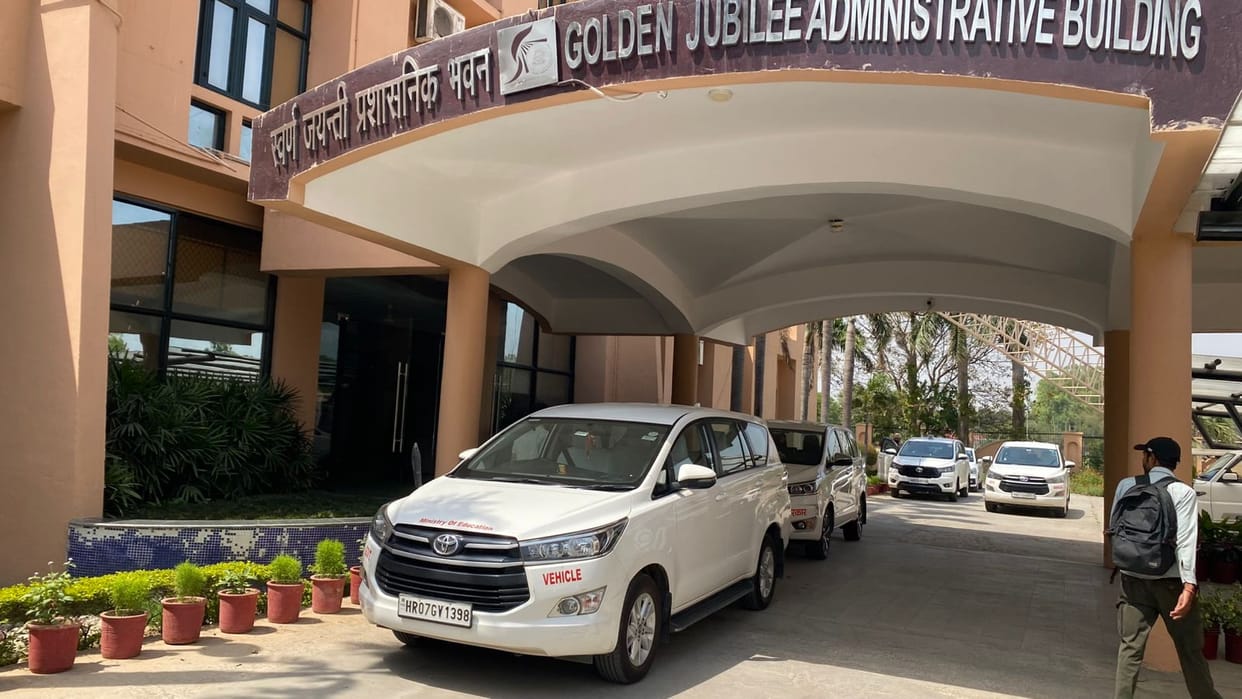 The team met with the staff and teachers at NIT and took feedback.