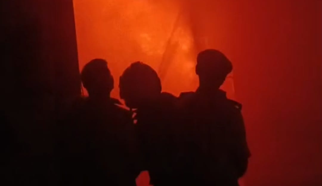 fire broke out in readymade cloth mall control by fire brigade control Muzaffarpur Bihar