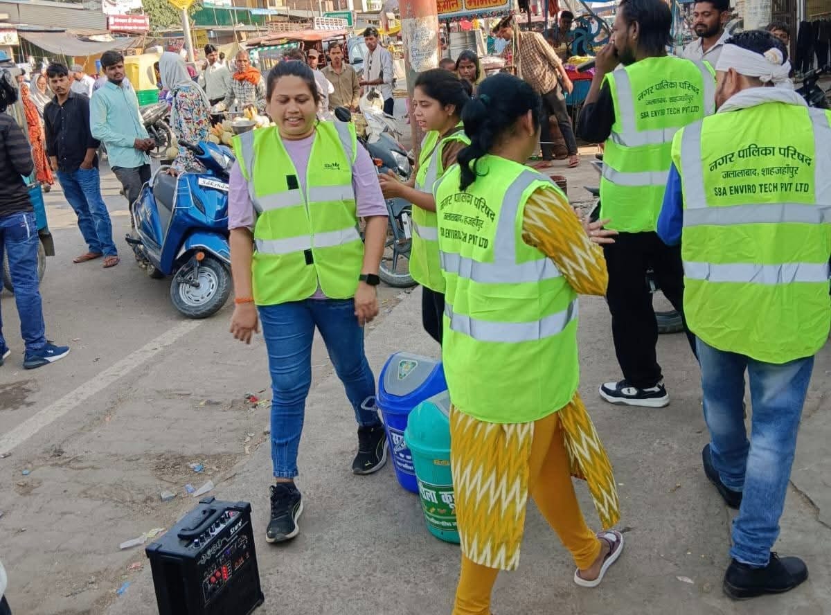 Inspired people to promote cleanliness through street plays.