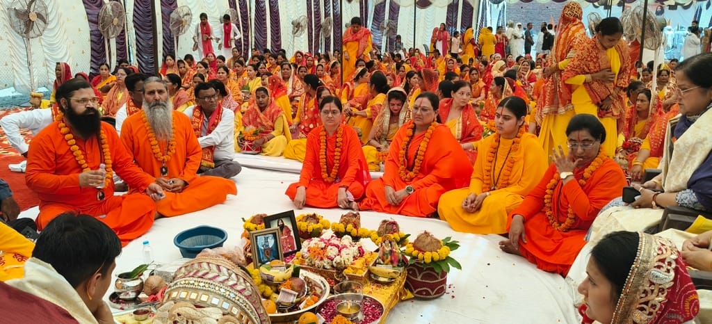 Women took out a Kalash Yatra; chants of victory rang out