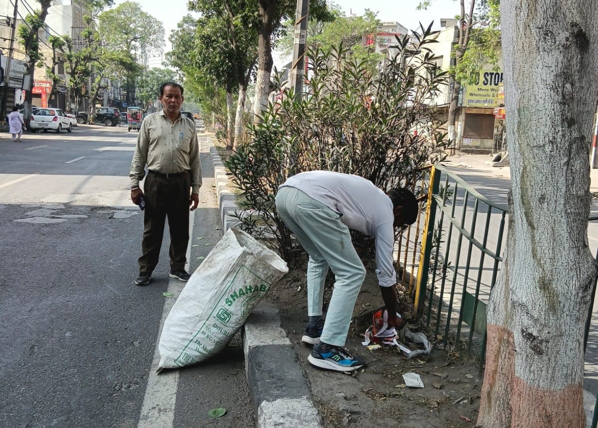 A campaign was launched to make the roads polythene-free