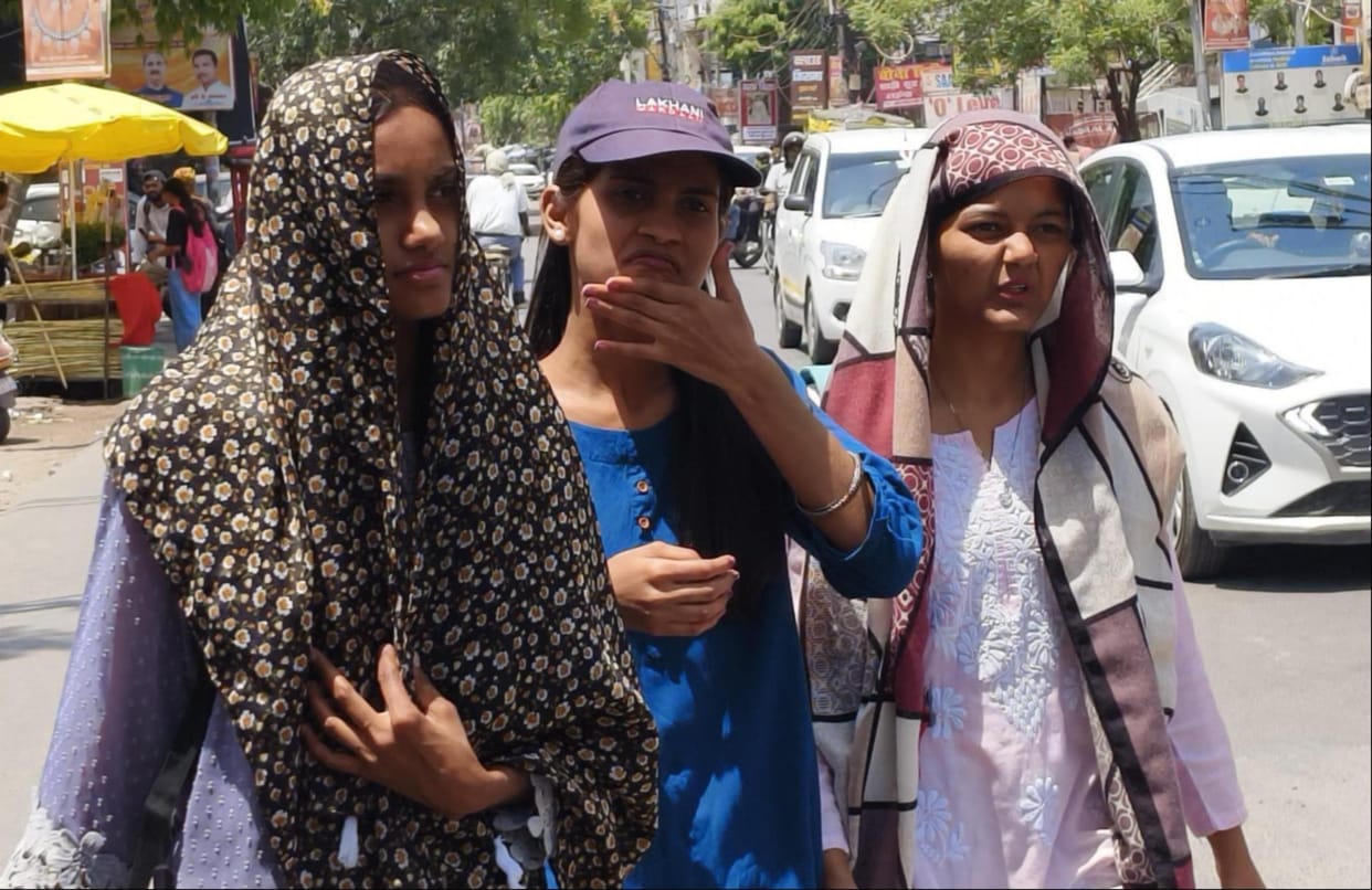 Heat wave wreaks havoc, streets deserted
