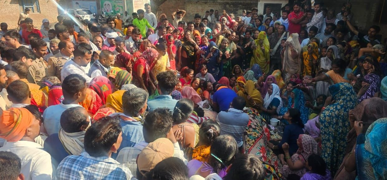 When the three bodies arrived in the village, the family members broke down.