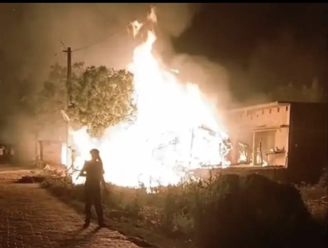 Fire broke out in two houses in Shankarpur, goods burnt