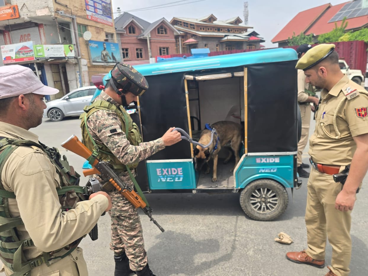 Srinagar, Sniffer Dogs, Anti Narcotics, Checking Campaign