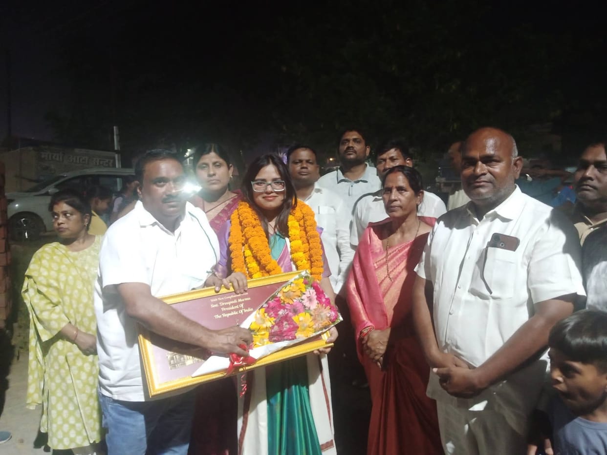 Shivangi welcomed in Khalilabad after being honored at Rashtrapati Bhavan