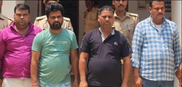 Fraud gang busted, four arrested, Rs 56,000 cash and vehicle recovered